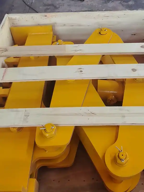 115RE-rail-lifting-clamp-wooden-crate-packaging