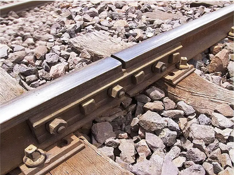 fish-plate-installation