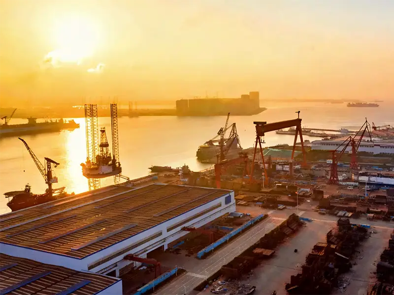 gantry crane rail system in shipyard