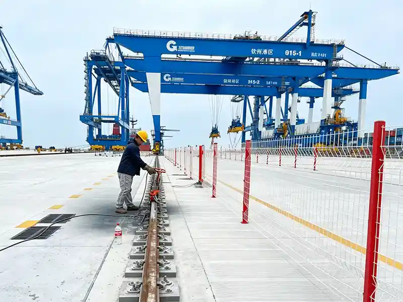 port crane rail system