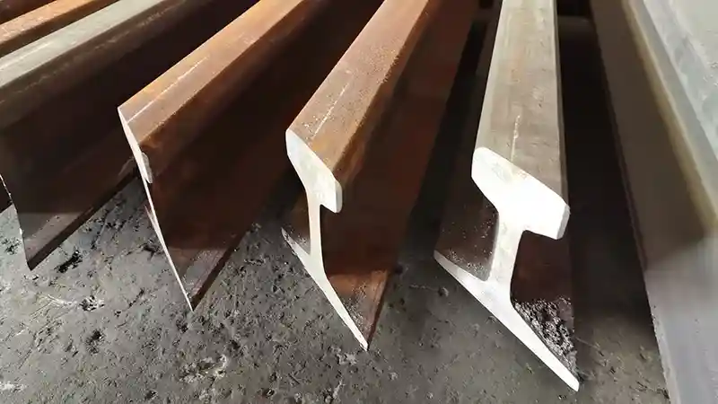 45° mitre cut with chamfer on rail end