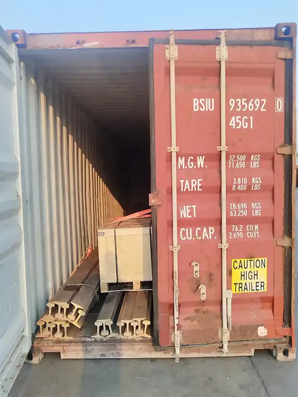 50kg steel rail with rail clamps shipment