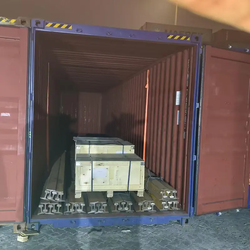 ASCE85 crane rail container loading with accessories