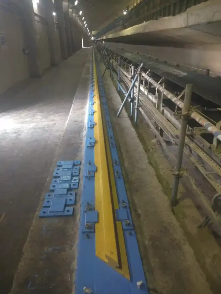 Installed A75 Fertilizer Conveyor Rail System