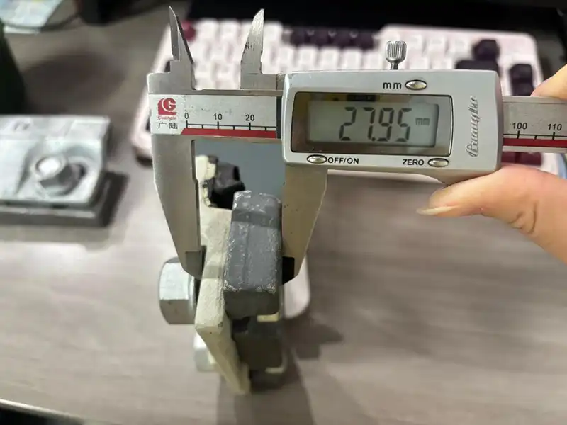 Y3 rail clamp thickness measurement for dimensional verification