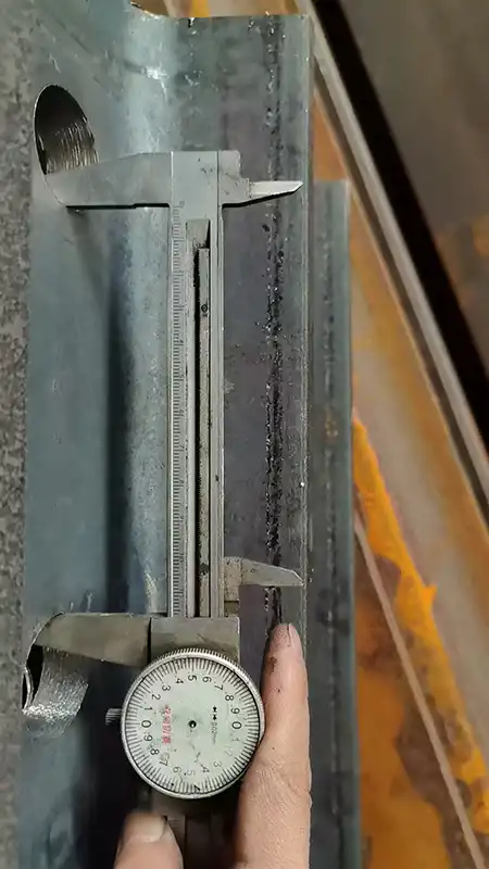 customized-gb50kg-crane-rail-hole-dimension-inspection