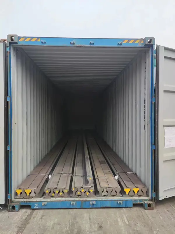 qu120 rail in 40ft container