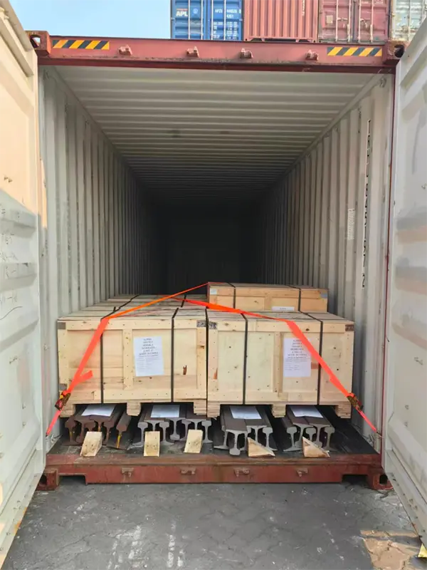 uic60 rail & fish plates & rail clips ready for shipment to Manila